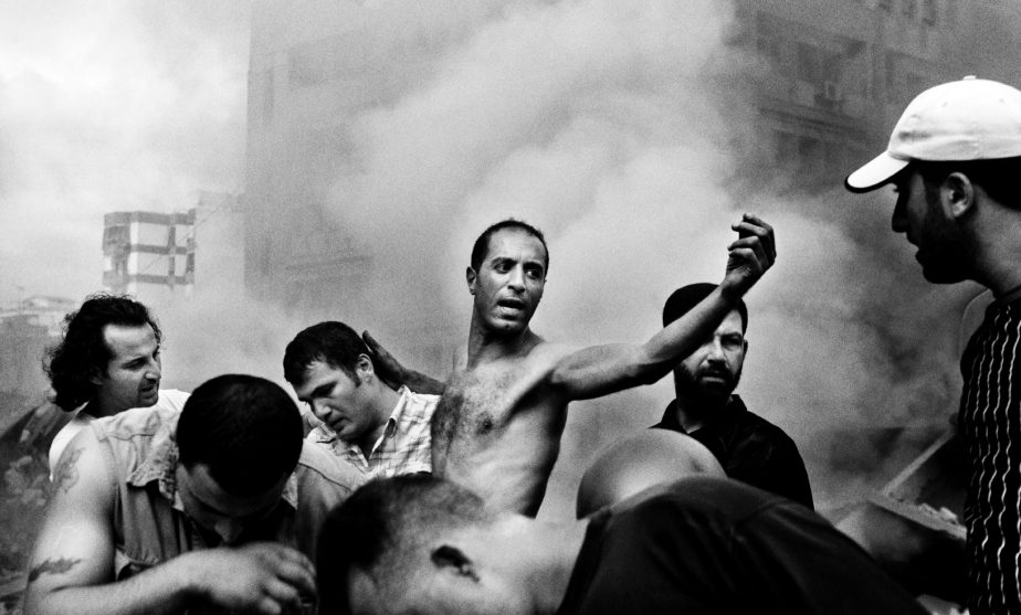 Moments after an Israeli air strike destroyed several buildings in Dahia. Beirut. August 2006 © PAOLO PELLEGRIN/MAGNUM PHOTOS